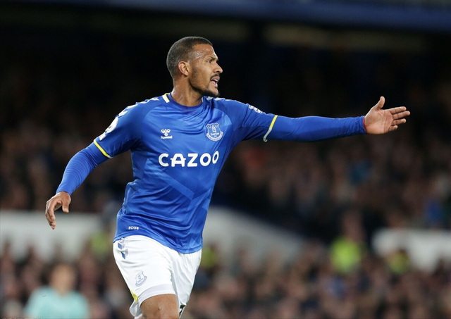  埃弗顿补时绝平布伦特福德保住英超生存希望