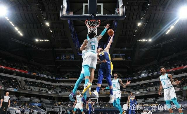  加兰德超高效率骑士轻取黄蜂稳季后赛席位  